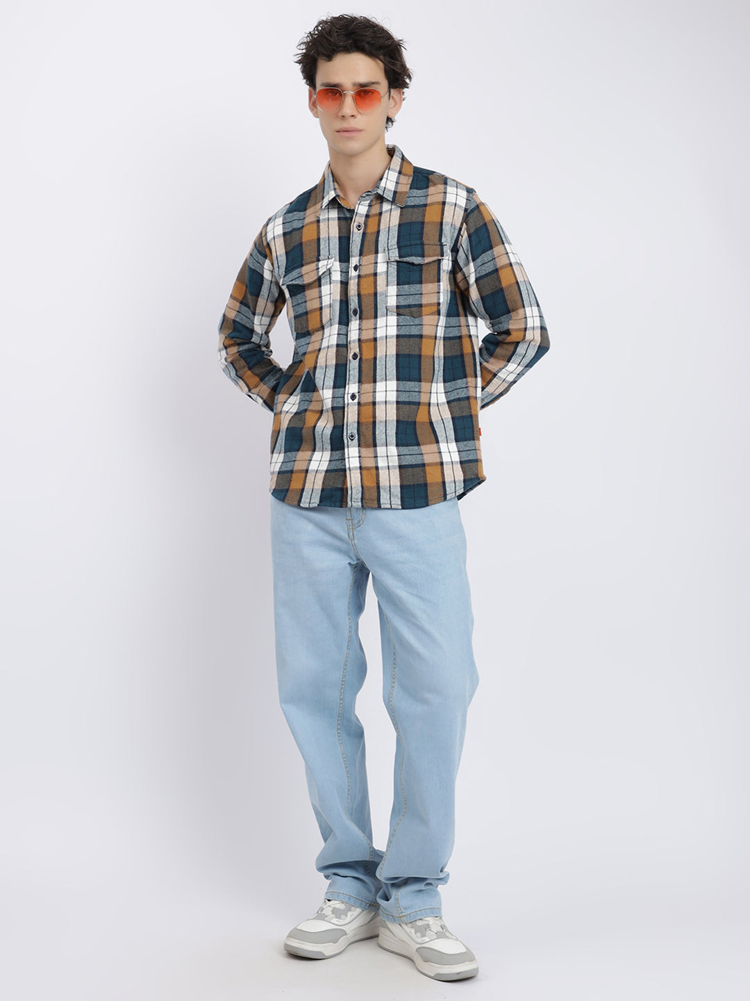 MRFTCFWS,WHITE AND NAVY BLUE CHECK